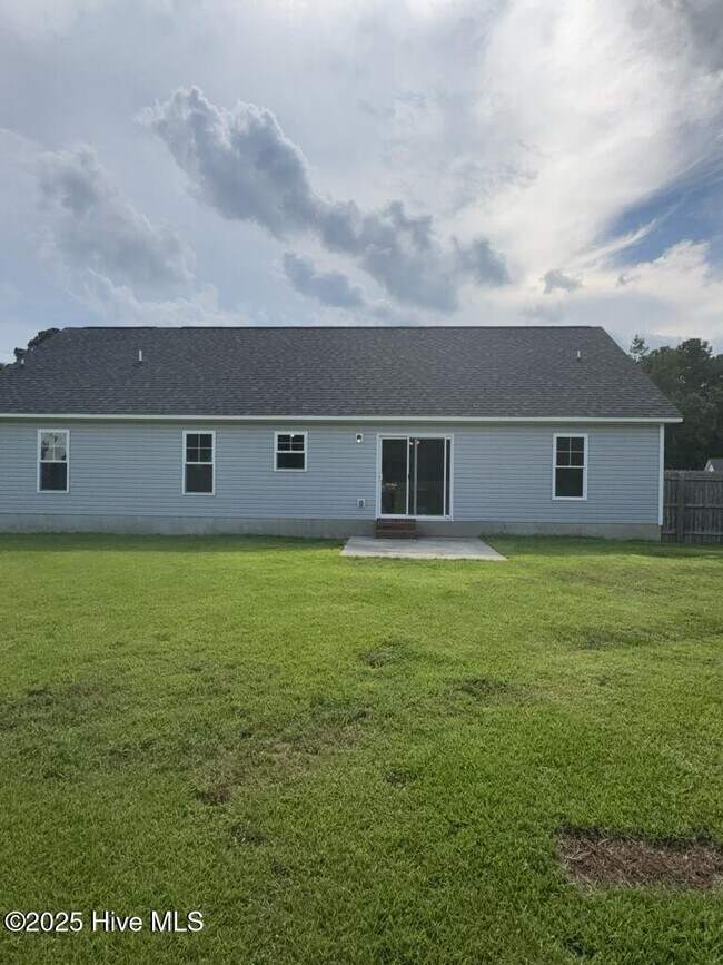 Building Photo - 204 N Windy Ridge Rd