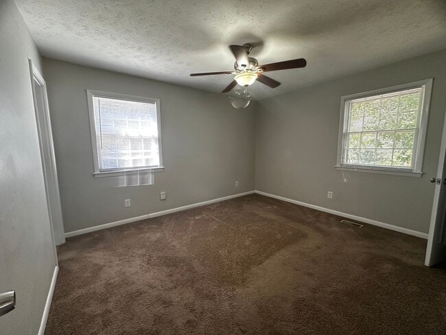 Building Photo - 6337 Paddington Ct