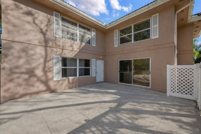 Building Photo - 1945 Stratford Way