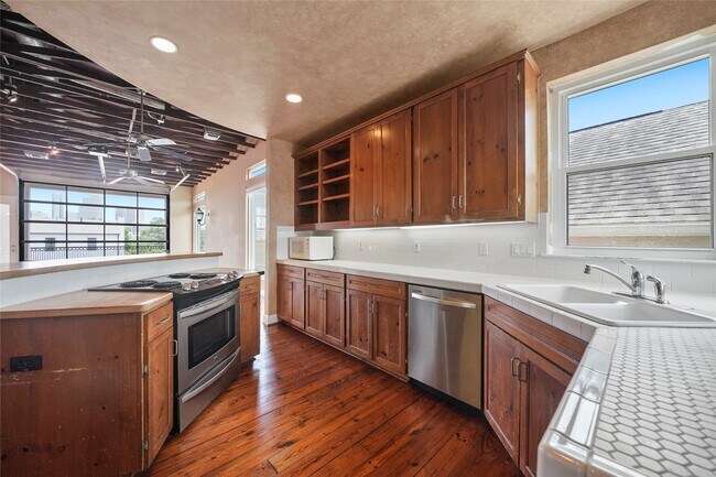 Building Photo - 1514 Stanford St