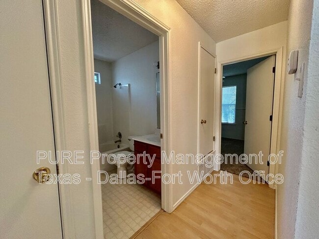Building Photo - 824 Blue Ridge Dr