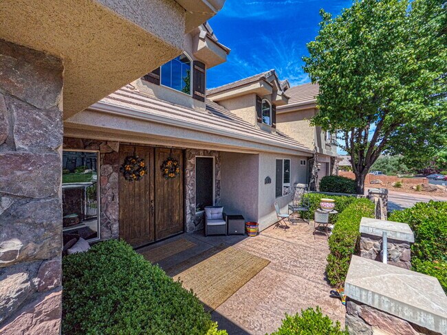 Building Photo - 2478 E Springs Dr