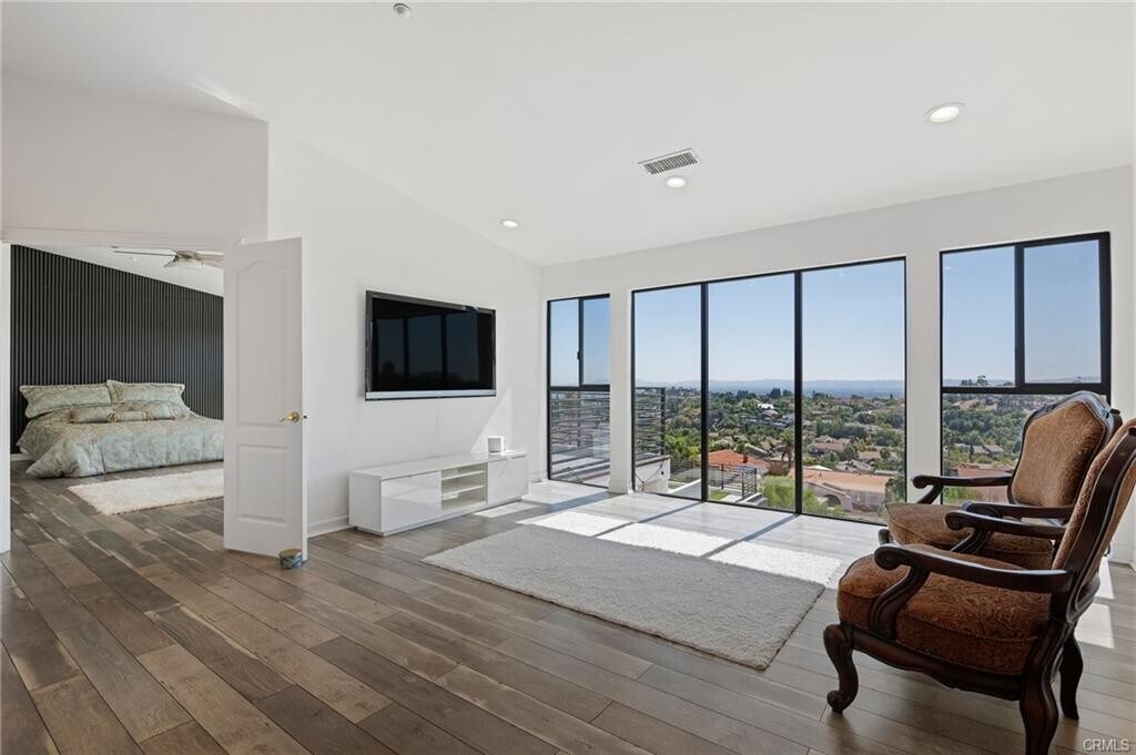 Building Photo - 17764 Sidwell St