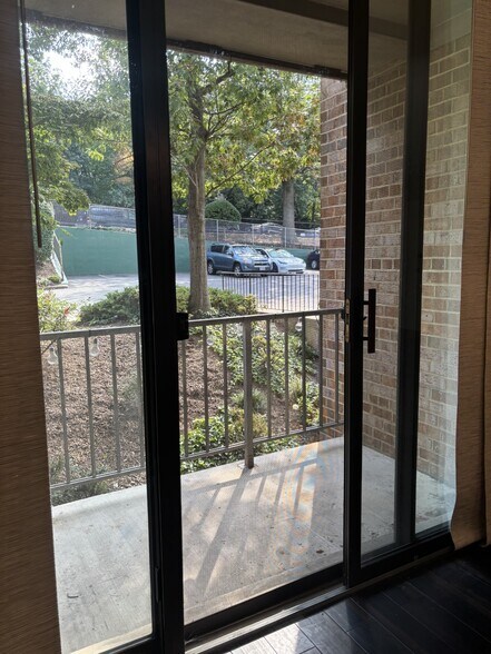 Building Photo - 521 N Armistead St