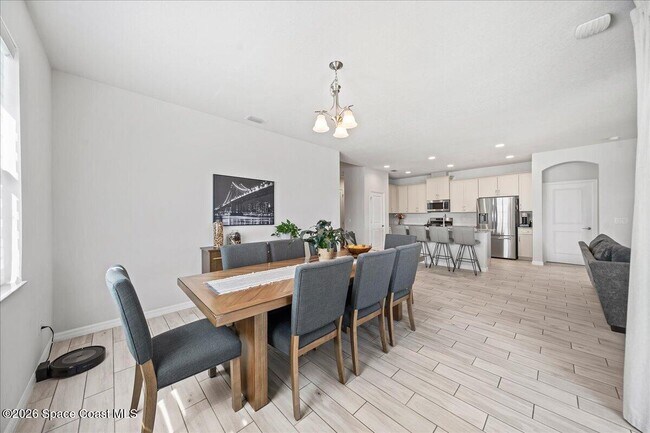 Building Photo - 8080 Lucent Ct