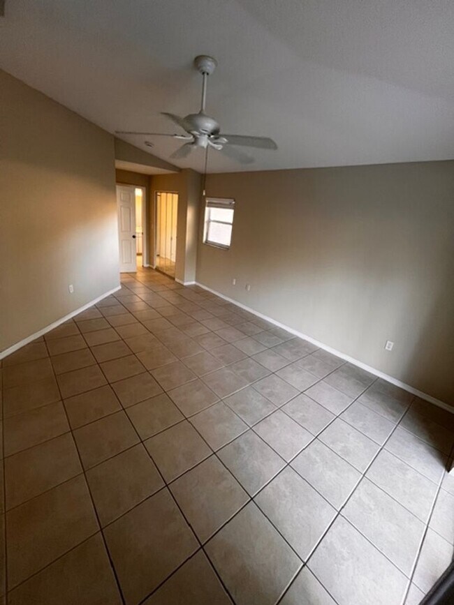 Building Photo - Beautiful 3/2 Maintenance Free Home