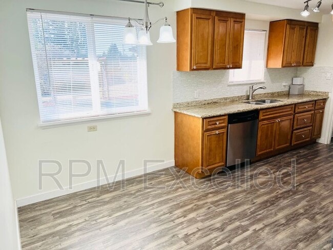 Building Photo - 25635 30th Ave S