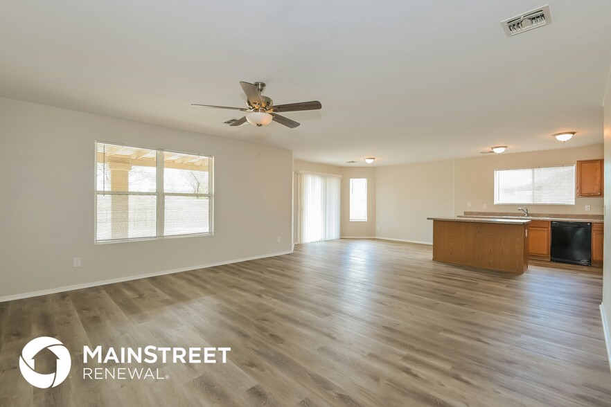 Building Photo - 5090 E Butterweed Dr