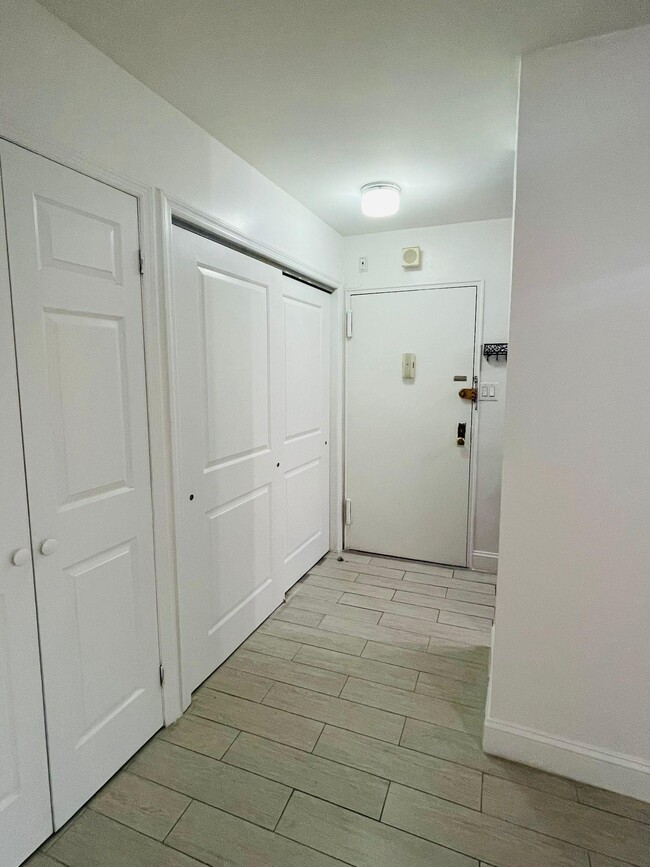 Building Photo - 280 Marin Blvd