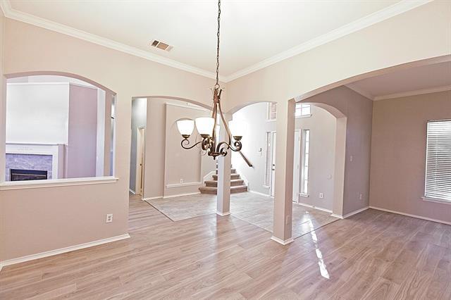 Building Photo - 2405 Hopkins Dr