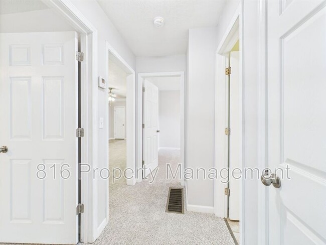 Building Photo - 10525 Skiles Ave