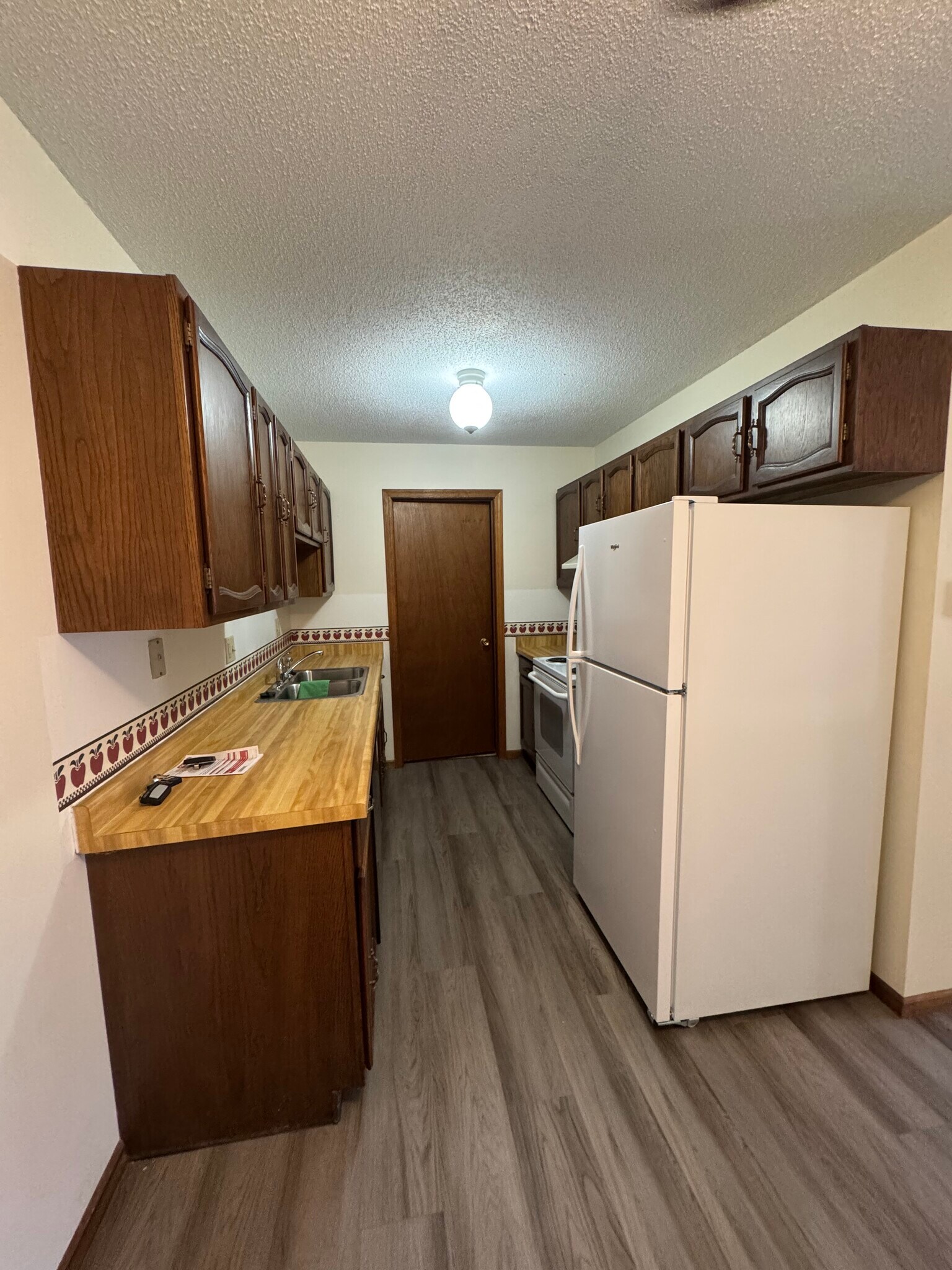 Kitchen/dishwasher/ new refrigerator/stove - 287 Orrin St