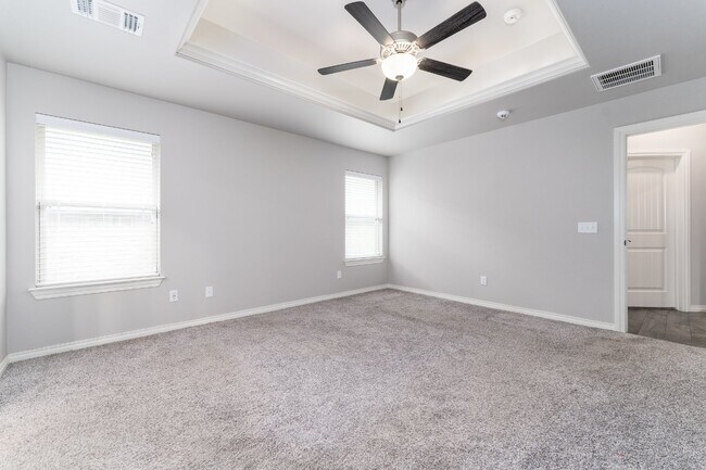 Building Photo - Beautiful Home in Woodland Park