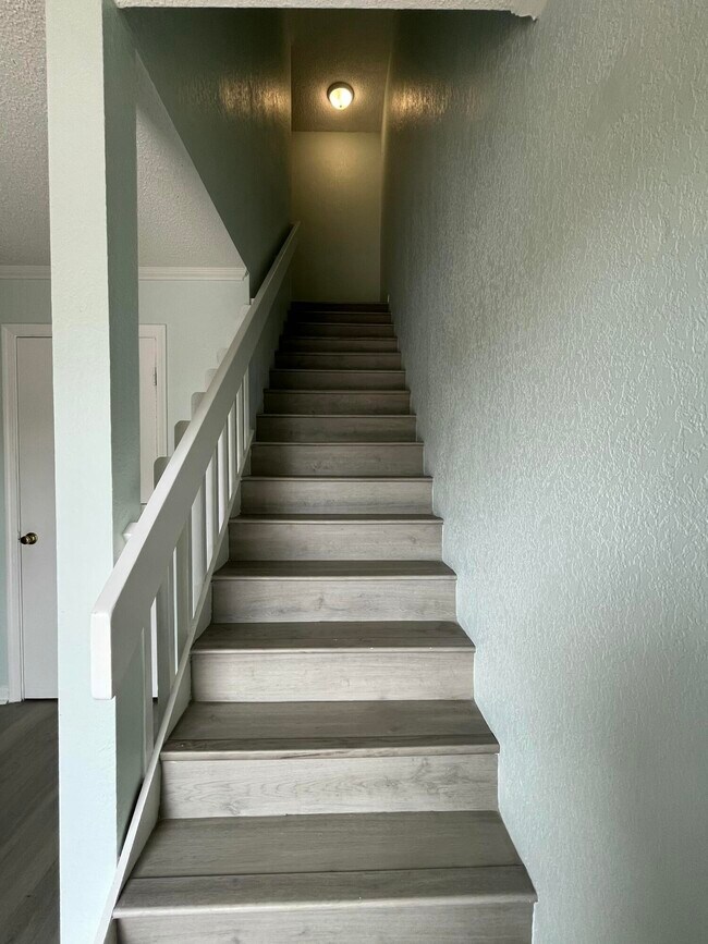 Building Photo - 4305 Coral Springs Dr