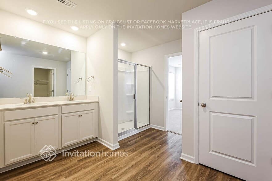 Building Photo - 209 White Flds Ave