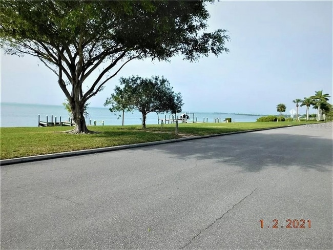 Building Photo - Charming 3-Bedroom Home with Modern Upgrades and Bay Views