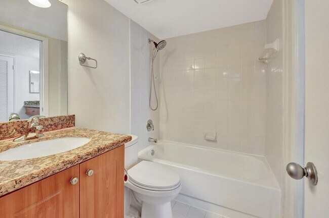 Building Photo - 820 Lavers Cir