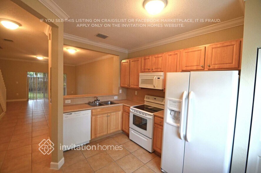 Building Photo - 6026 Woodlands Blvd