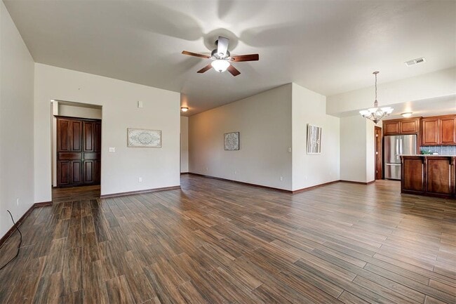 Building Photo - 1920 Fairway Dr