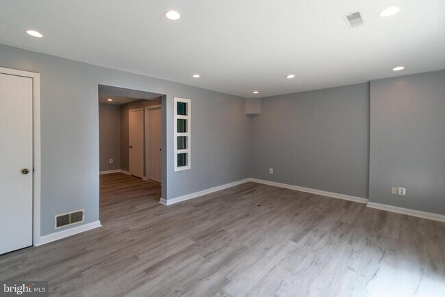 Building Photo - 5222 Magnolia Pl