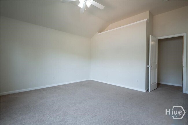 Building Photo - 304 Ridge Pointe Drive