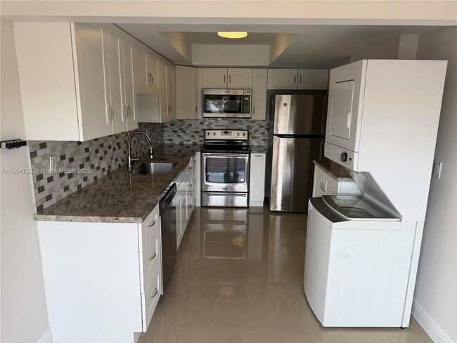 Building Photo - 5800 SW 127th Ave