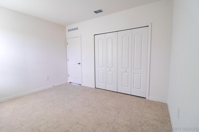 Building Photo - 2061 SE Mantua St