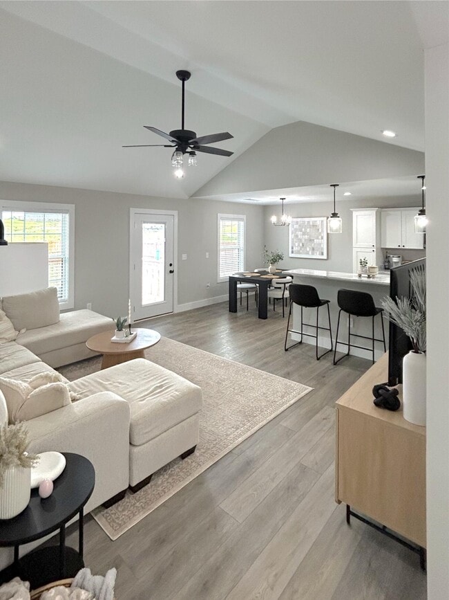 Building Photo - 256 Brook Cv