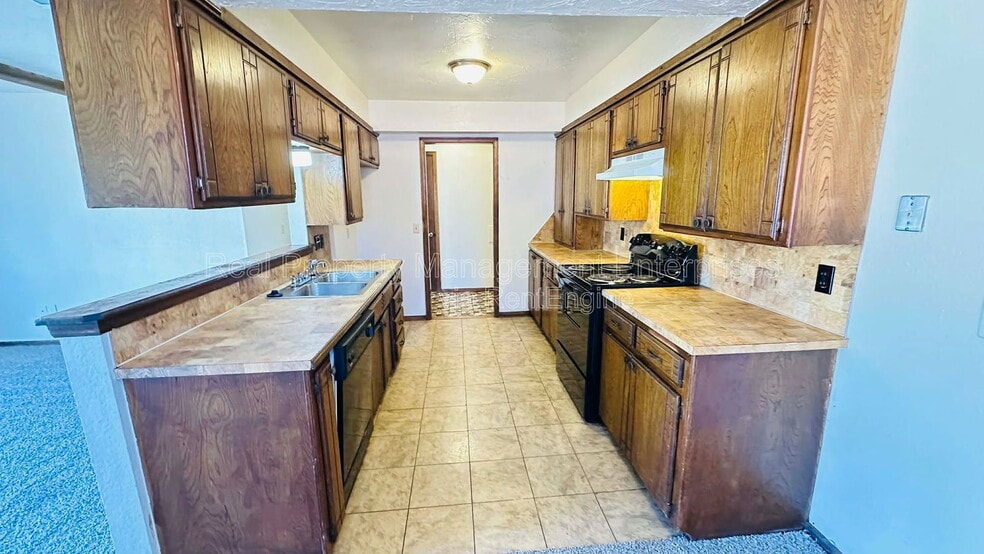 Building Photo - 4816 S Fairmont Ave