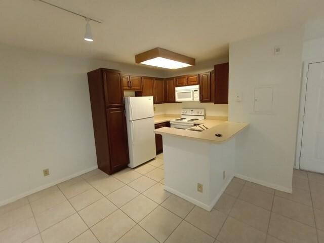 Building Photo - 631 Lyons Rd