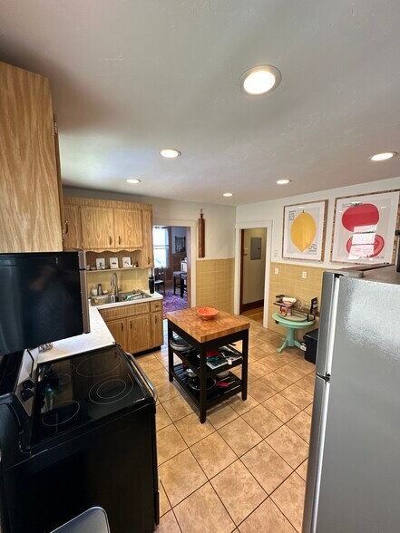 Kitchen - 9 Parkwood Ter