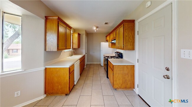 Building Photo - 1017 Jackie Jo Ln