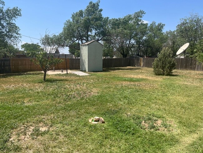 Building Photo - Newly Remodled 3 Bedroom 2 Bath with a Bon...