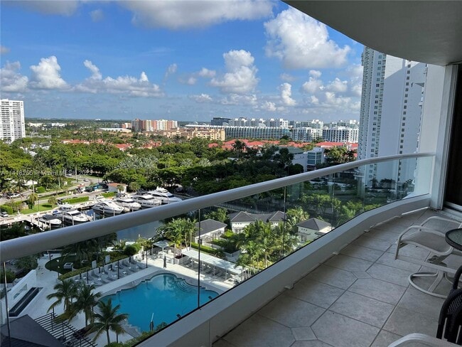 Building Photo - 7000 Island Blvd