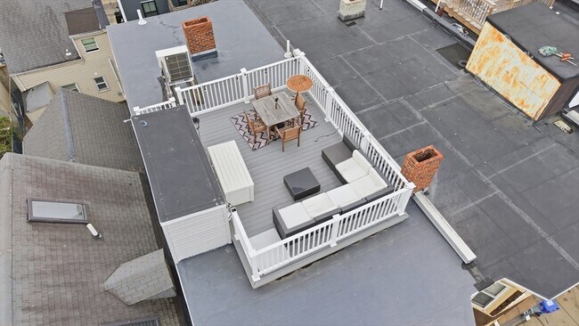 Building Photo - 245 W Fifth St