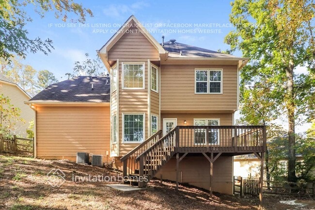 Building Photo - 225 Tennis Ct Ln