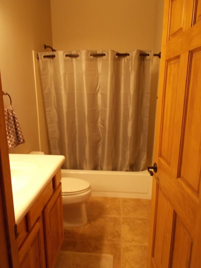 Building Photo - Bison Cove ~ 2 bed / 2 bath