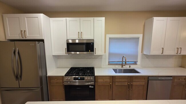 Building Photo - 3111 N Central Park Ave