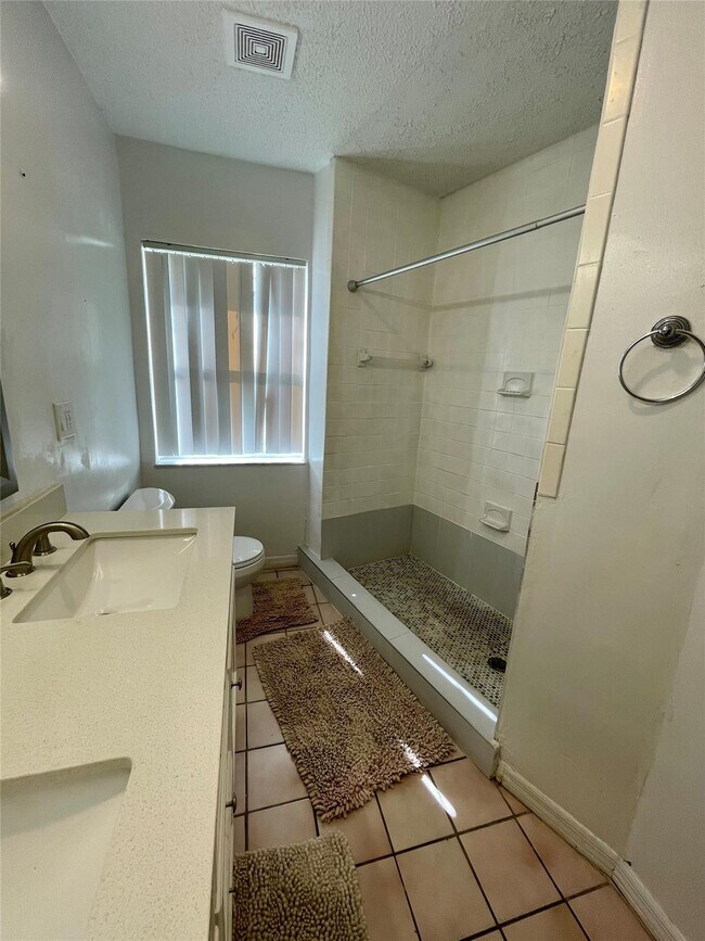 Building Photo - 2807 Polk St