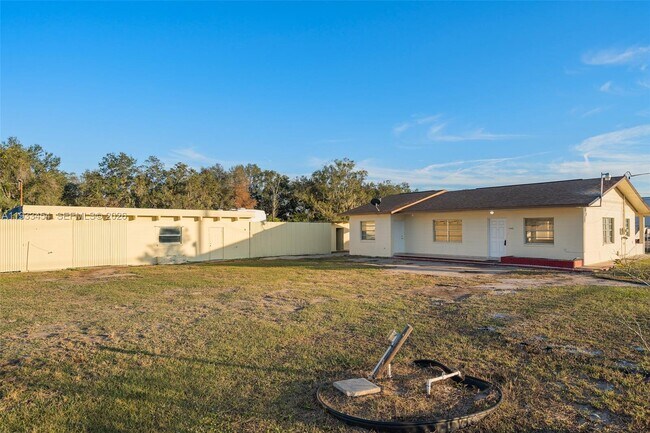 Building Photo - 1705 FL-37