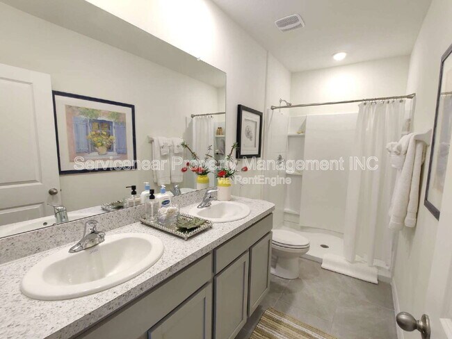 Building Photo - 32988 Major Oak Dr
