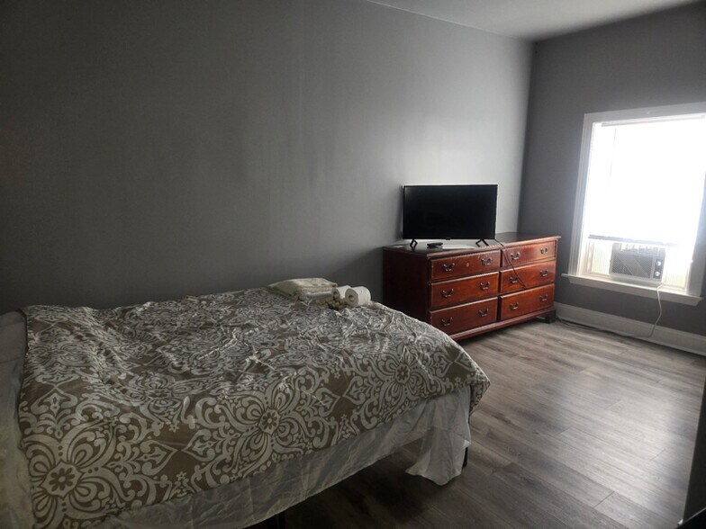 Primary Photo - 313 Old Reading Pike