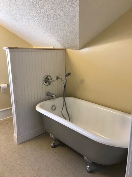 Bathroom - 1219 Grace Ave