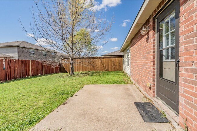Building Photo - 25% OFF FIRST MONTH'S RENT WITH 12 MONTH LEASE! Lovely 3 bedroom, 2 bath home in Harriet Creek Ra...