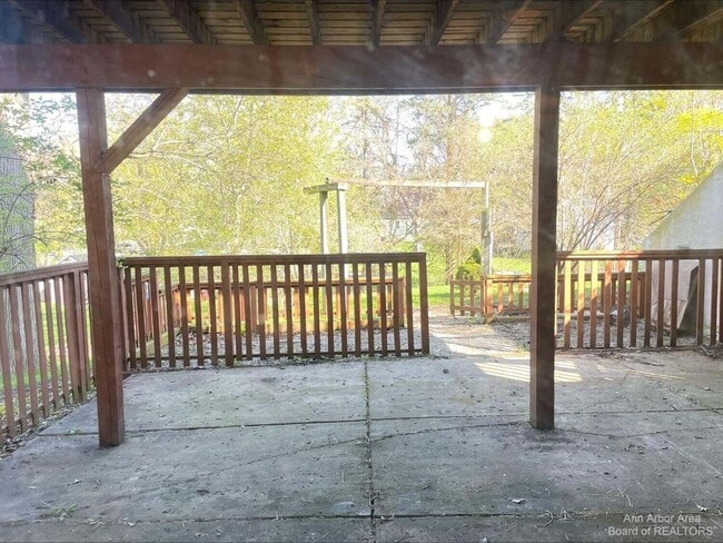 Building Photo - 116 W McKay St