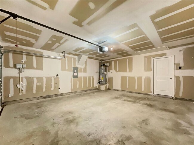 Building Photo - 7509 Jackrabbit Ave