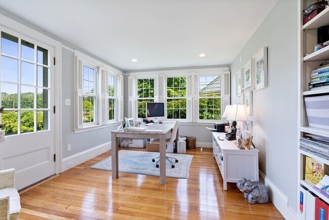 Building Photo - 205 Sohier St