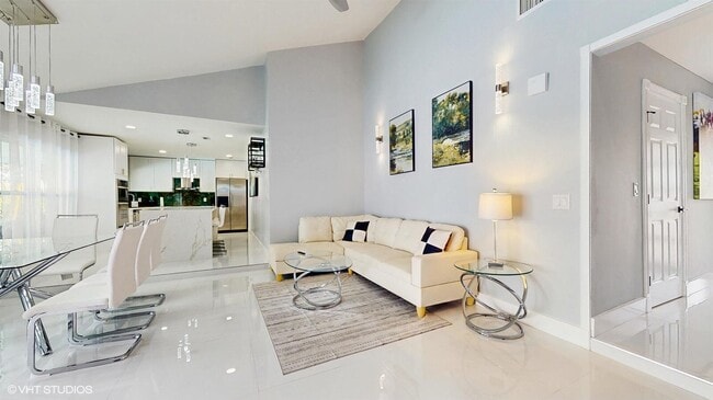 Building Photo - 11647 Anhinga Dr