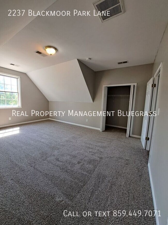 Building Photo - 2237 Blackmoor Park Ln