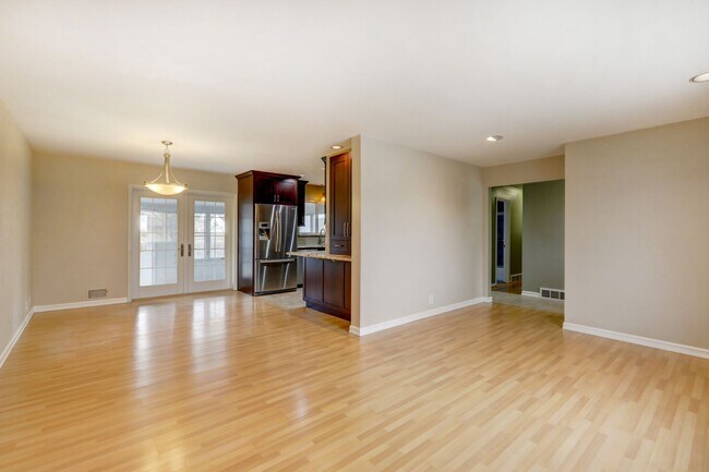 Building Photo - 789 S Hudson St